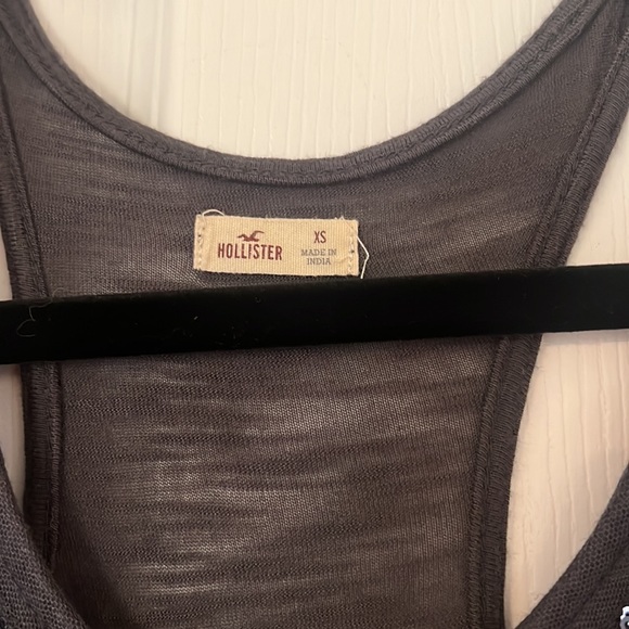 XS Hollister tank with beading - Picture 2 of 3